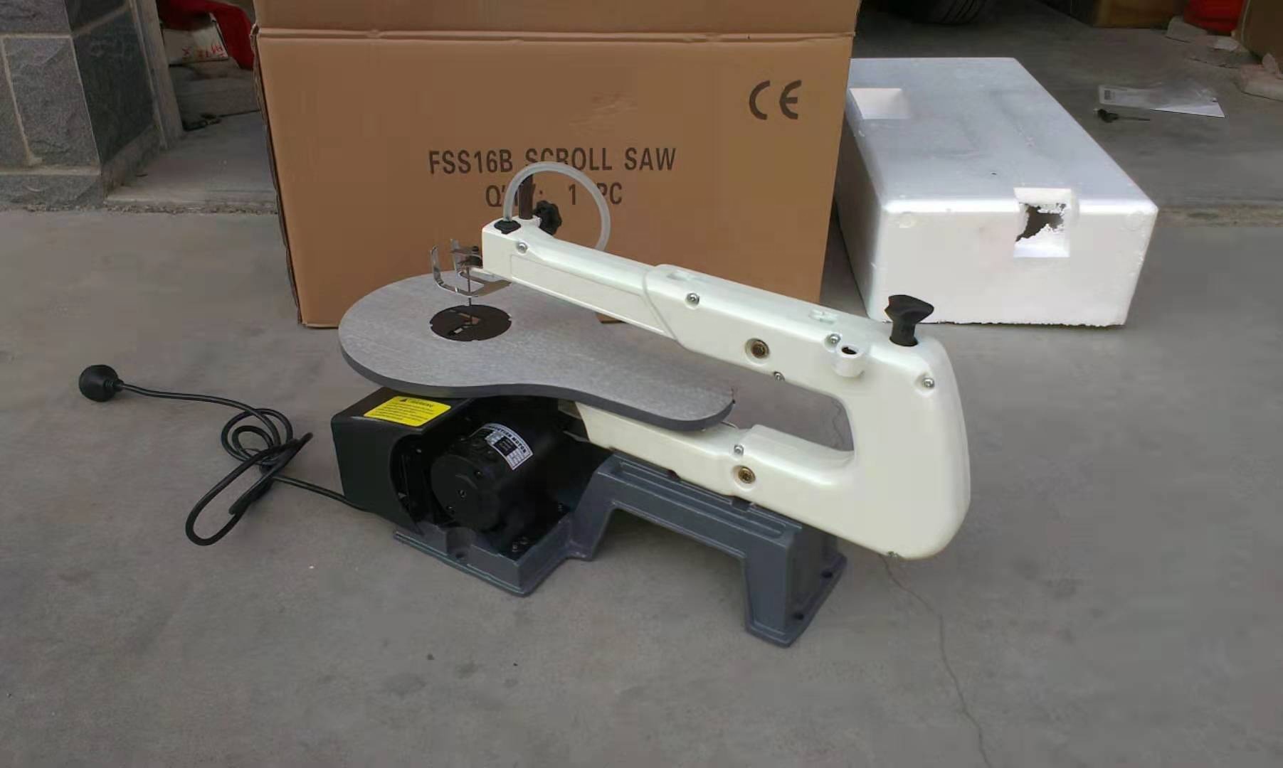 Wood Cutting Industrial Deskto - đánh giá và giá Woodworking Machine